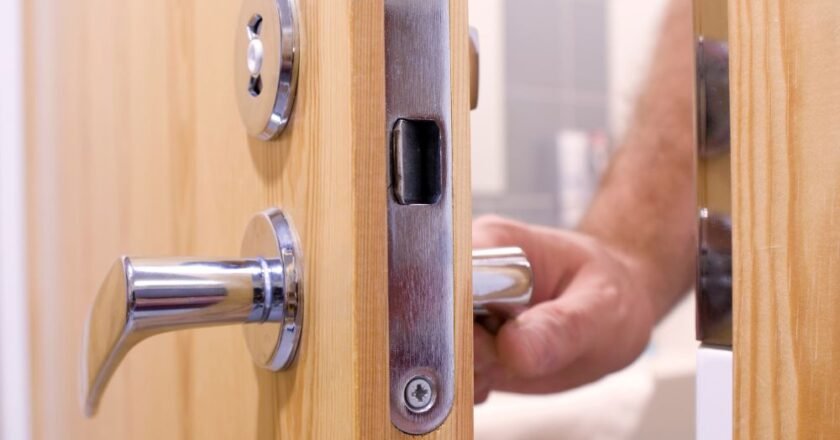 Fabbro Roma Lock Services Your Trusted Locksmith in the Eternal City